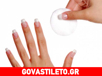 Ξέβαψε σωστά τα νύχια σου με μια φέτα λεμόνι!